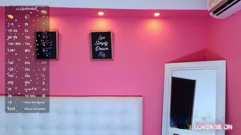 Snapshot of hornyhousekeeper_ chatting on December 9, 12:51 pm Valentina online show from December 9, 12:51 pm