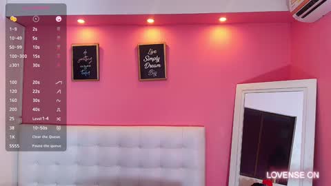 Snapshot of hornyhousekeeper_ chatting on December 20, 12:38 pm Valentina online show from December 20, 12:38 pm