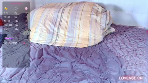 Snapshot of hornyhousekeeper_ chatting on December 23, 4:17 pm Valentina online show from December 23, 4:17 pm