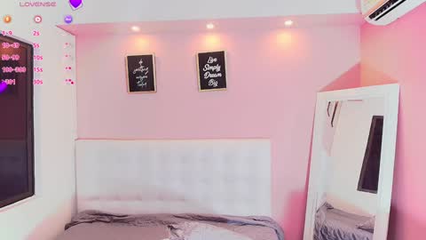 Snapshot of hornyhousekeeper_ chatting on January 17, 12:52 pm Valentina online show from January 17, 12:52 pm