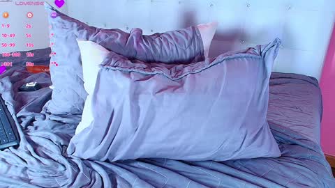 Snapshot of hornyhousekeeper_ chatting on January 17, 3:53 pm Valentina online show from January 17, 3:53 pm