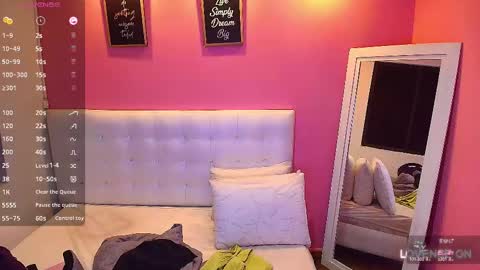 Snapshot of hornyhousekeeper_ chatting on February 19, 12:22 pm Valentina online show from February 19, 12:22 pm