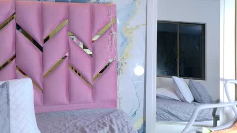 Snapshot of hornyhousekeeper_ chatting on September 15, 12:38 pm Valentina online show from September 15, 12:38 pm