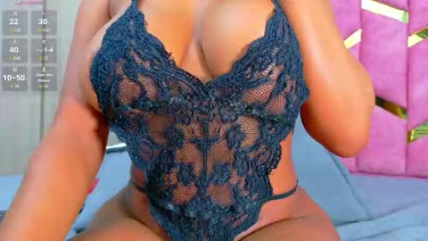 Snapshot of hornyhousekeeper_ chatting on November 20, 1:33 pm Valentina online show from November 20, 1:33 pm