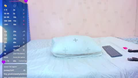 Snapshot of hornylatimommy chatting on January 15, 10:35 pm Natasha online show from January 15, 10:35 pm