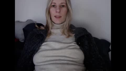 Snapshot of hornyssima chatting on January 13, 3:47 pm Hornyssima online show from January 13, 3:47 pm