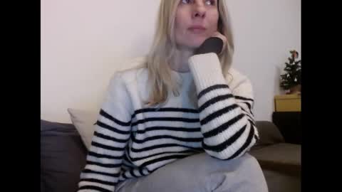 Snapshot of hornyssima chatting on February 16, 7:49 pm Hornyssima online show from February 16, 7:49 pm