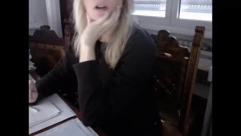 Snapshot of hornyssima chatting on November 4, 10:47 am Hornyssima online show from November 4, 10:47 am