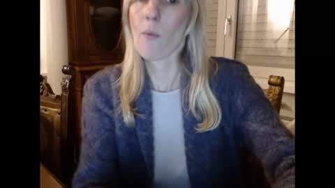 Snapshot of hornyssima chatting on November 23, 4:18 pm Hornyssima online show from November 23, 4:18 pm