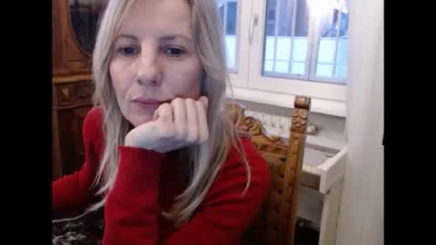 Snapshot of hornyssima chatting on December 16, 3:17 pm Hornyssima online show from December 16, 3:17 pm