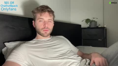 Snapshot of hot8pack01 chatting on February 7, 10:41 pm Edward aka Wolf online show from February 7, 10:41 pm