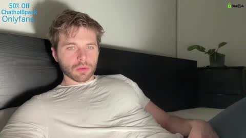 Snapshot of hot8pack01 chatting on March 9, 1:25 am Edward aka Wolf online show from March 9, 1:25 am