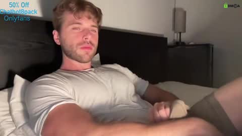 Snapshot of hot8pack01 chatting on October 3, 5:26 am Edward aka Wolf online show from October 3, 5:26 am