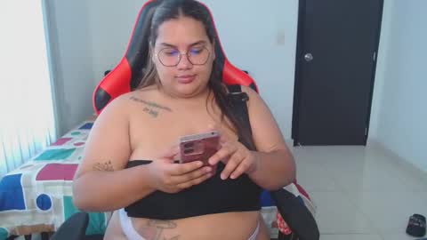 Snapshot of hot__husbands chatting on February 17, 4:26 pm hot__husbands online show from February 17, 4:26 pm