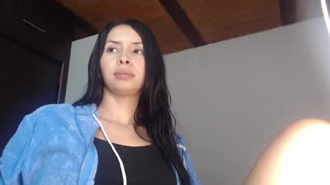 Snapshot of hot_angels___ chatting on December 21, 6:41 am angels online show from December 21, 6:41 am