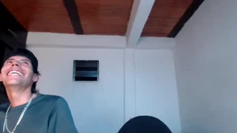 Snapshot of hot_angels___ chatting on October 18, 5:54 am angels online show from October 18, 5:54 am
