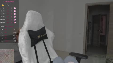 Snapshot of hot_babayaga chatting on September 16, 8:37 am online show from September 16, 8:37 am