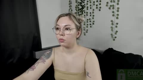 Snapshot of hot_babayaga chatting on October 4, 6:50 pm online show from October 4, 6:50 pm