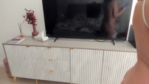 AnaVicky online show from March 5, 8:00 pm