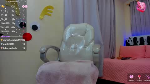 VALENTINA online show from January 5, 9:15 am