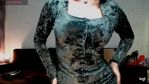 Snapshot of hot_best_lovers_ chatting on October 28, 9:06 pm Liza online show from October 28, 9:06 pm