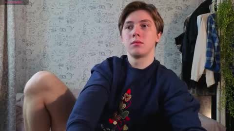 Snapshot of hot_boy_oscar chatting on December 15, 11:14 am Oscar online show from December 15, 11:14 am