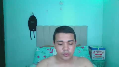 hot_boyy11 online show from November 10, 3:27 am