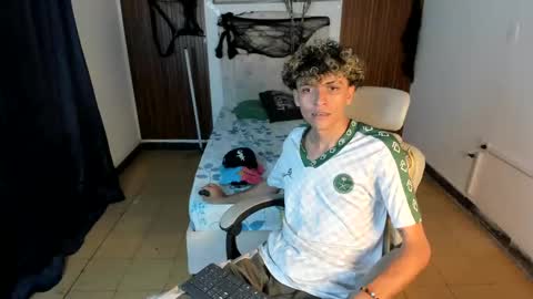 Snapshot of hot_bunny713 chatting on November 9, 1:15 am hot bunny online show from November 9, 1:15 am