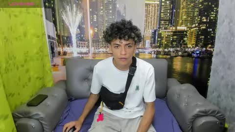 Snapshot of hot_bunny713 chatting on December 18, 1:39 pm hot bunny online show from December 18, 1:39 pm