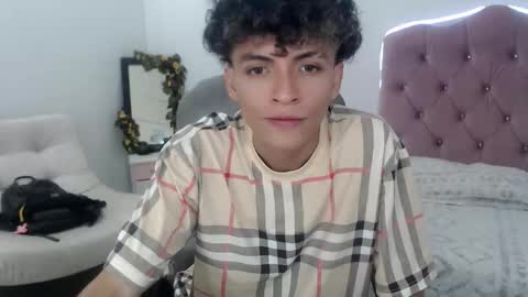 Snapshot of hot_bunny777_ chatting on December 5, 2:58 pm Salomon online show from December 5, 2:58 pm