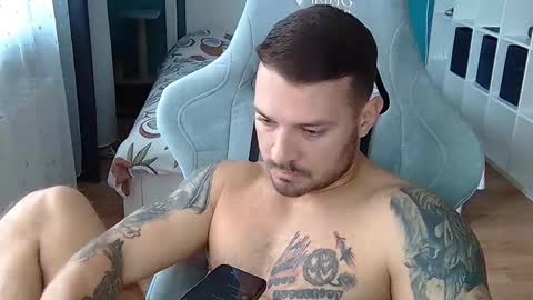 Snapshot of hot_cap_77 chatting on October 6, 1:19 pm hot_cap_77 online show from October 6, 1:19 pm