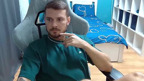 Snapshot of hot_cap_77 chatting on October 14, 6:42 pm hot_cap_77 online show from October 14, 6:42 pm