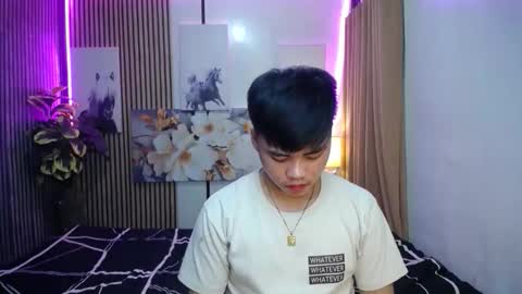 Snapshot of hot_emmanuel chatting on December 18, 9:04 am hot_emmanuel online show from December 18, 9:04 am