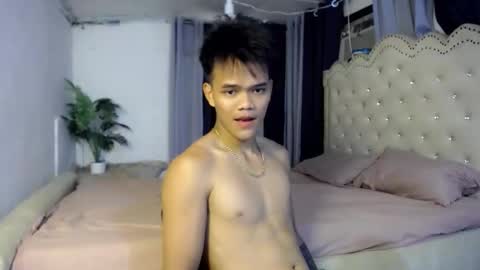 Snapshot of hot_fucker_ chatting on December 2, 3:45 am hot_fucker_ online show from December 2, 3:45 am