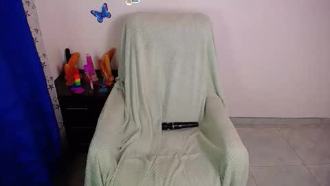 angie online show from November 12, 10:52 pm