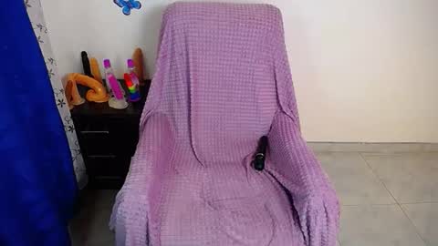 angie online show from November 30, 4:22 pm