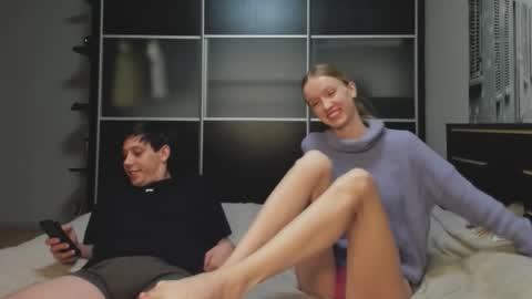 Snapshot of hot_ho chatting on September 18, 8:11 pm Angel and Max FANSLY - hot ho online show from September 18, 8:11 pm