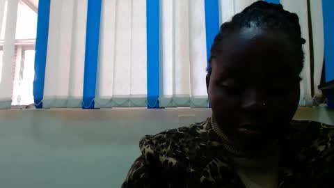 Snapshot of hot_linahh chatting on November 11, 6:24 am Linah online show from November 11, 6:24 am