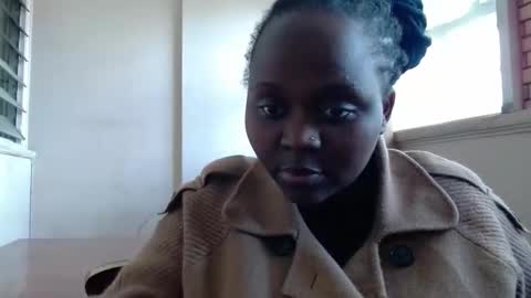 Snapshot of hot_linahh chatting on November 14, 9:52 am Linah online show from November 14, 9:52 am