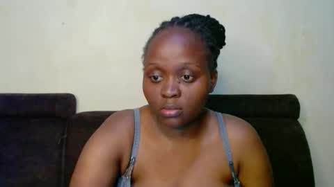 Snapshot of hot_linahh chatting on November 19, 5:35 pm Linah online show from November 19, 5:35 pm