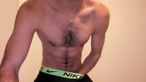 hot_men_athlete online show from January 8, 9:55 am