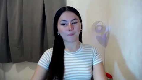 Snapshot of hot_precious_nikki chatting on November 5, 10:26 am Nikki online show from November 5, 10:26 am