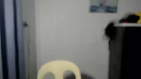 Snapshot of hot_precious_nikki chatting on December 17, 11:00 pm Nikki online show from December 17, 11:00 pm