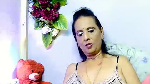 Snapshot of hot_queen58 chatting on June 7, 6:22 pm hot queen online show from June 7, 6:22 pm