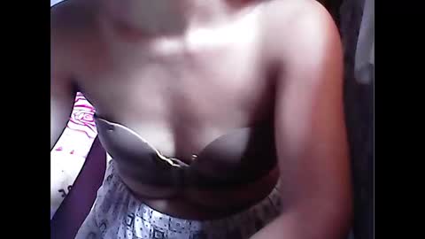 hot_quin11 online show from April 7, 2:12 am