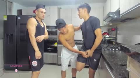 Snapshot of hot_sexmature chatting on September 26, 10:58 pm Vanesa Oliver and Andrew online show from September 26, 10:58 pm