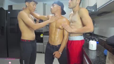 Snapshot of hot_sexmature chatting on September 27, 11:10 pm Vanesa Oliver and Andrew online show from September 27, 11:10 pm