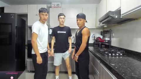 Snapshot of hot_sexmature chatting on October 5, 11:02 pm Vanesa Oliver and Andrew online show from October 5, 11:02 pm