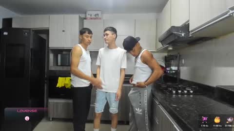 Snapshot of hot_sexmature chatting on October 6, 11:24 pm Vanesa Oliver and Andrew online show from October 6, 11:24 pm