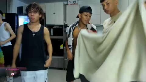 Snapshot of hot_sexmature chatting on October 8, 11:24 pm Vanesa Oliver and Andrew online show from October 8, 11:24 pm